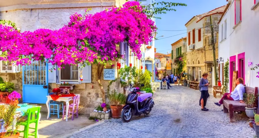 Alaçatı Nerede, Nereye Bağlı Nasıl Gidilir?
