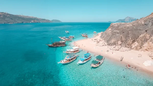 Adrasan Suluada tekne turu sırasında Suluada plajı